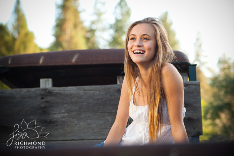Meet Gavin and Fayth ~ Senior Sessions for Friends
